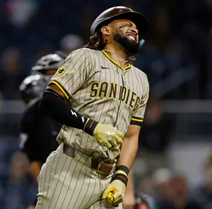Tatis leaves game after being hit by pitch, but Padres bounce back for 9-4 win
