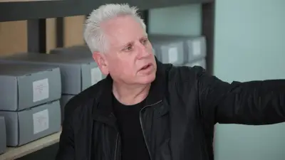 Arnold Dreyblatt draws maelstroms of energy from excited strings