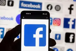 Letters: Parents must not abdicate responsibility to social media