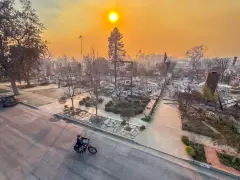 Opinion: How home lenders are impeding Californians from rebuilding fire-torn L.A.